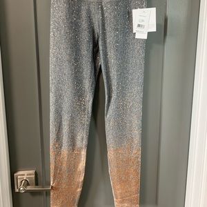 BEYOND YOGA

Alloy Ombre Speckled Midi Leggings - grey rose gold speckle